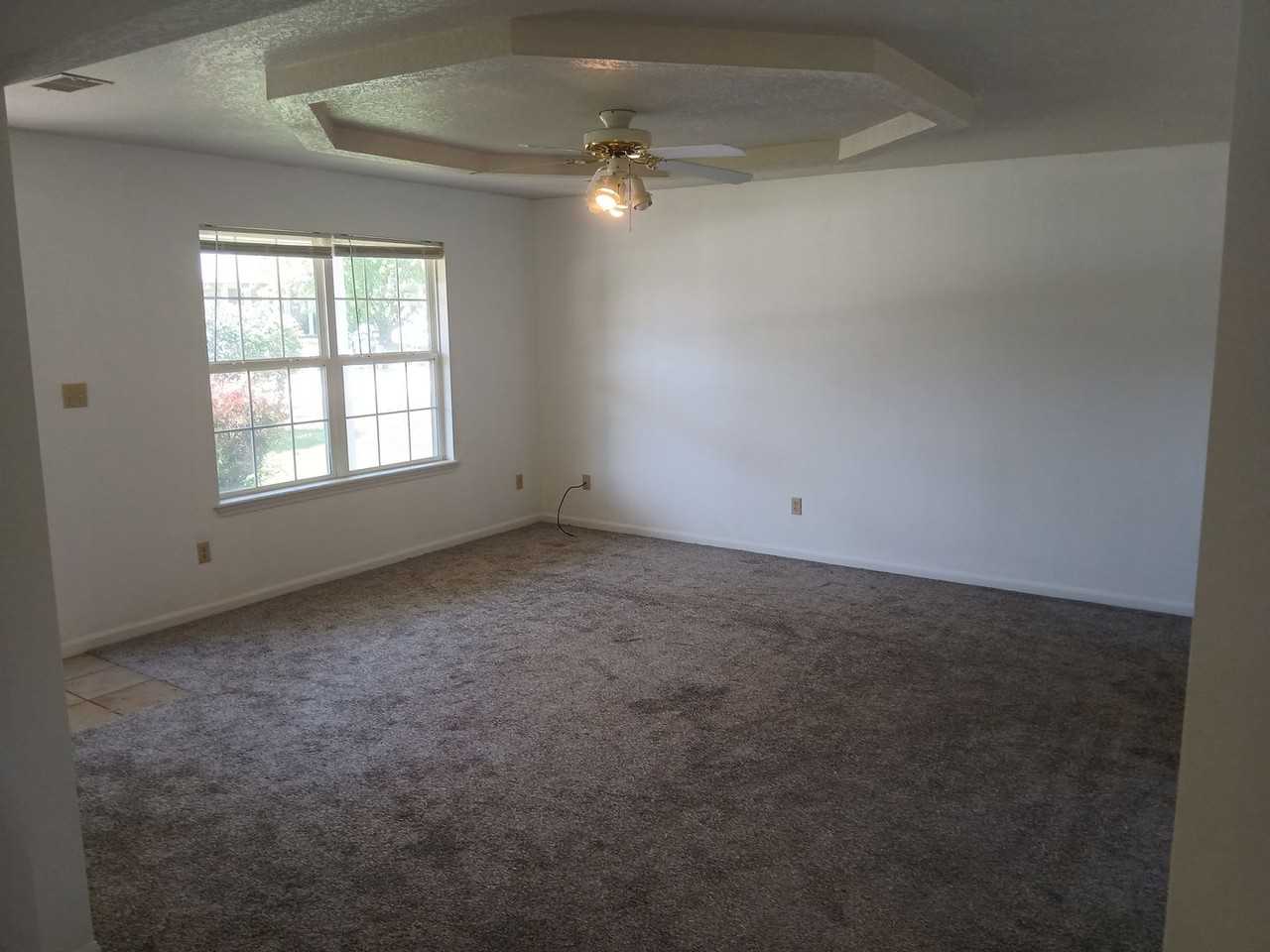 3928 Liverpool Dr - Photo 4 of 15