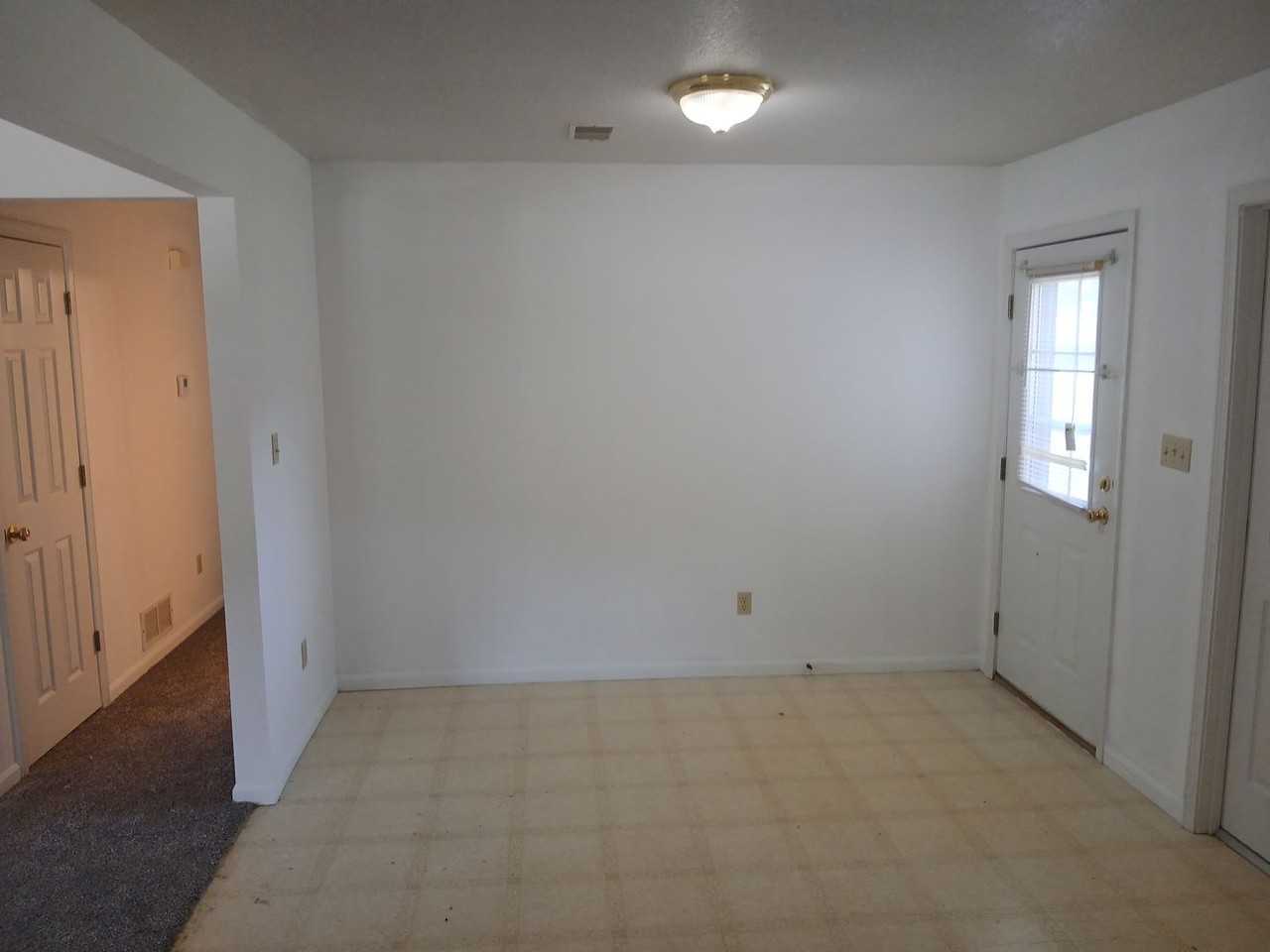 3928 Liverpool Dr - Photo 6 of 15