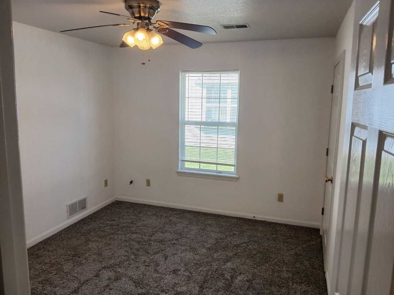 3928 Liverpool Dr - Photo 7 of 15
