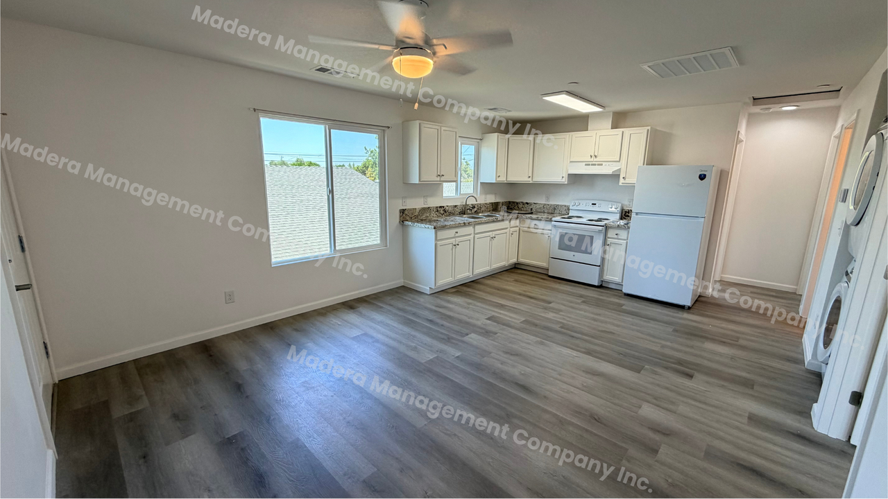 728 S A St - Photo 2 of 10