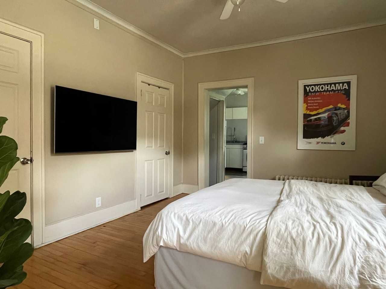 264 George St W - Photo 2 of 6