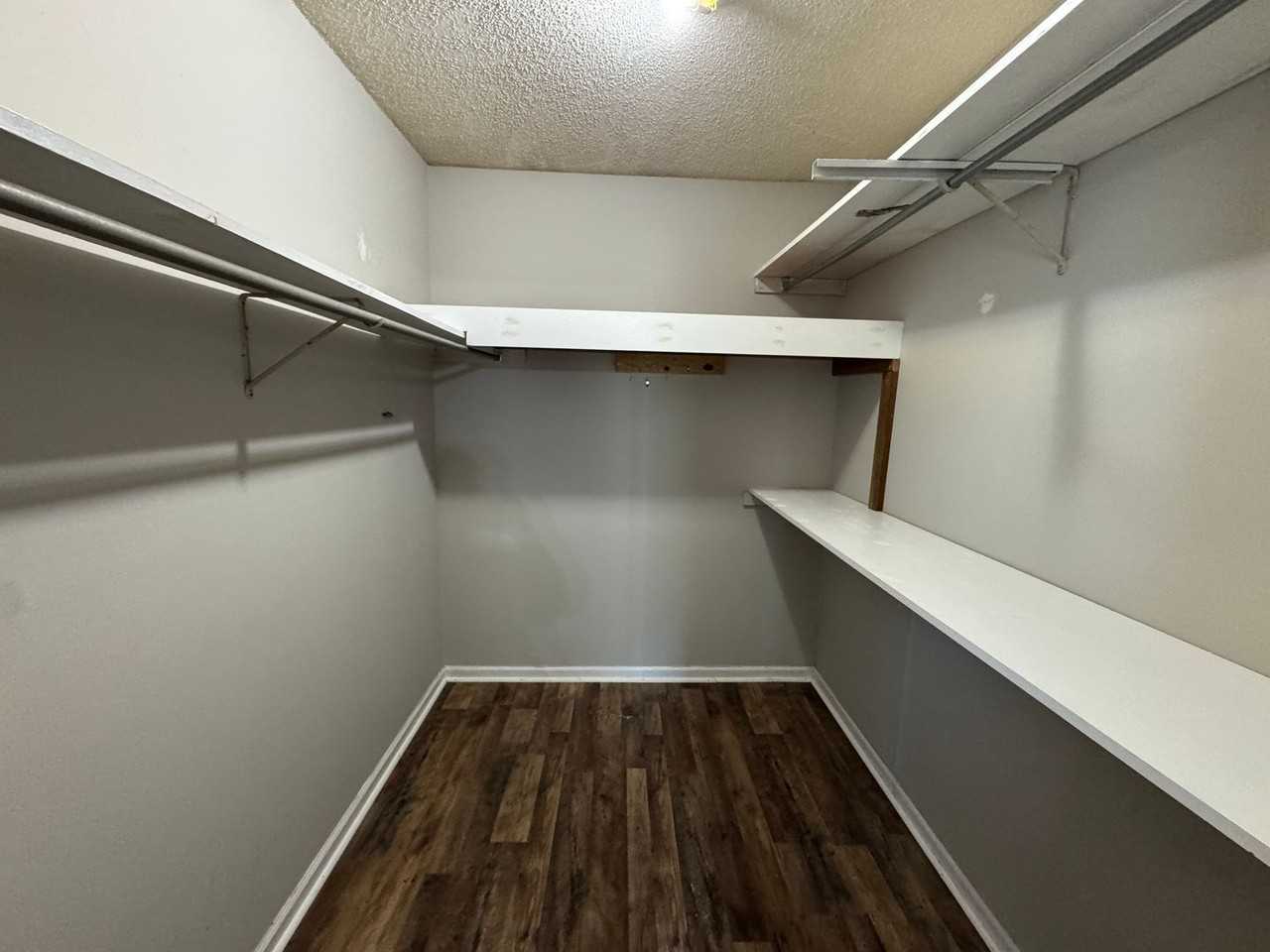 3061 Lee Rd - Photo 7 of 13