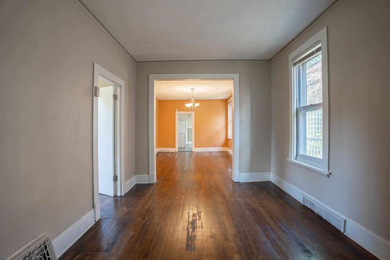2348 S Kinnickinnic Ave - Photo 5 of 20