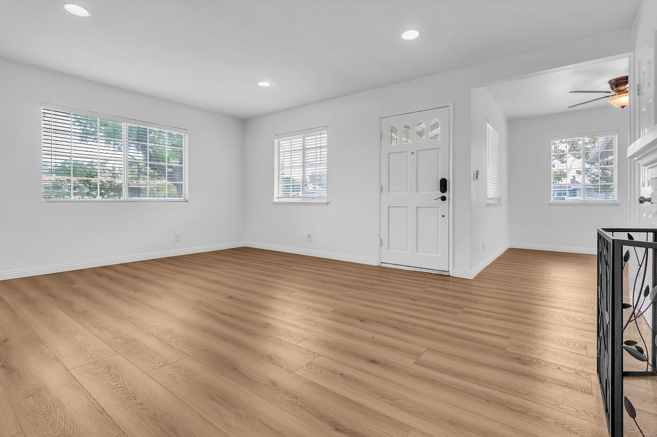 2502 S Olive St - Photo 3 of 20