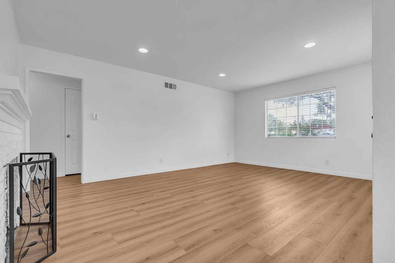 2502 S Olive St - Photo 4 of 20