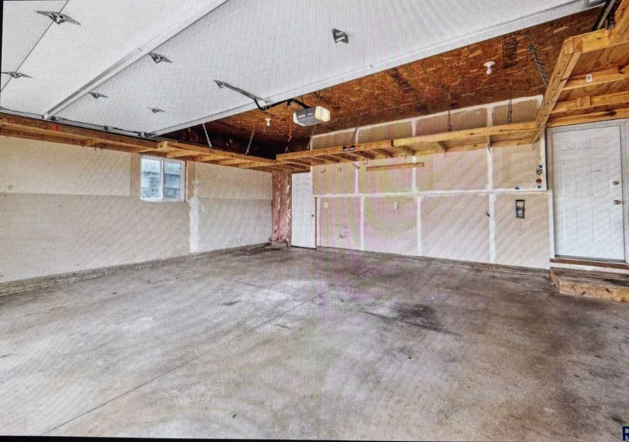 5816 S Galway Ave - Photo 2 of 10