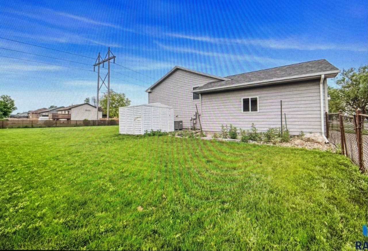 5816 S Galway Ave - Photo 3 of 10
