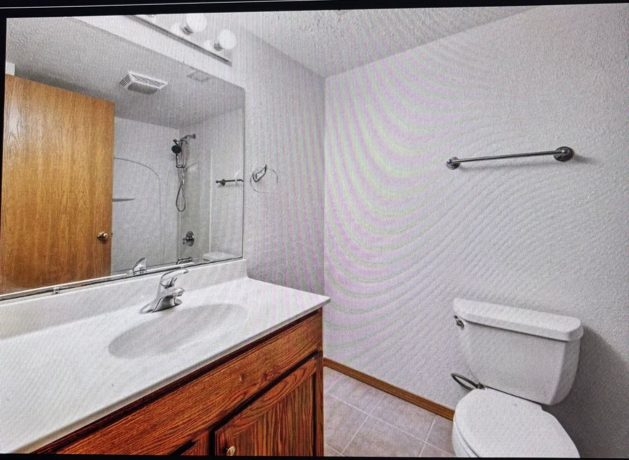 5816 S Galway Ave - Photo 5 of 10