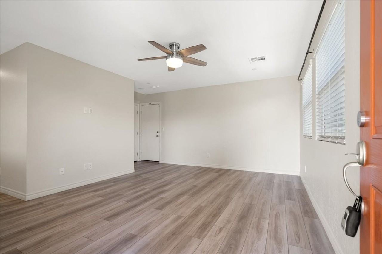 6152 Foxes Dale St - Photo 4 of 20