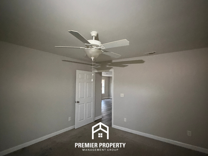 110 Castlebar Cir - Photo 7 of 22