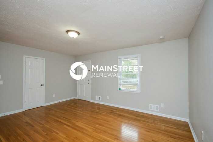 2940 Landmark Dr Se - Photo 3 of 16