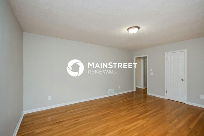 2940 Landmark Dr Se - Photo 4 of 16
