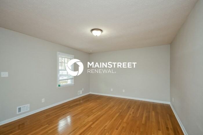 2940 Landmark Dr Se - Photo 5 of 16