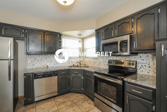 503 S Huntsman Blvd - Photo 6 of 17