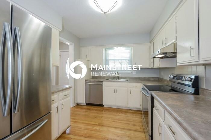 145 Sw 26th St - Photo 4 of 15