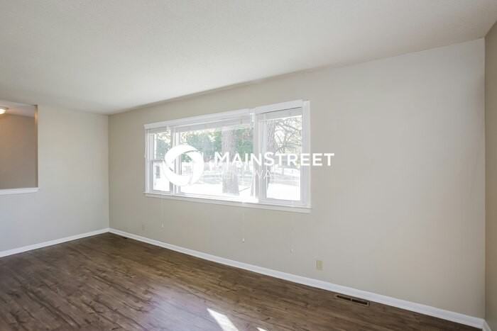 11816 E 32nd St S - Photo 3 of 17