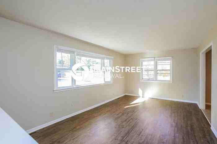 11816 E 32nd St S - Photo 4 of 17