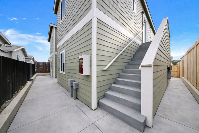 2409 L St #1 - Photo 3 of 9