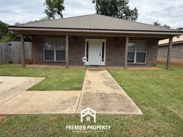 featured image of 3304 Moody St