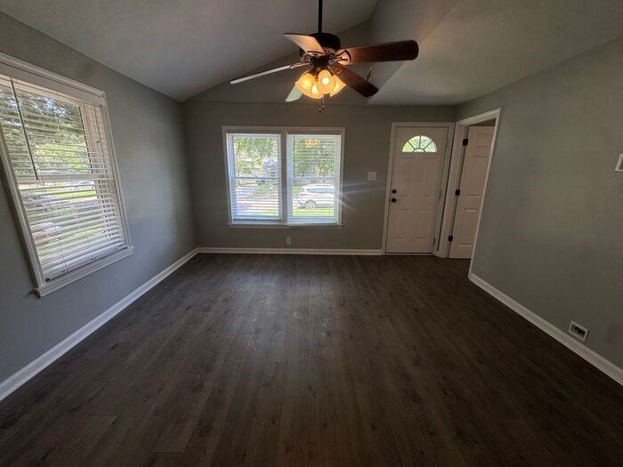 1112 Wellman Ave Ne - Photo 2 of 36