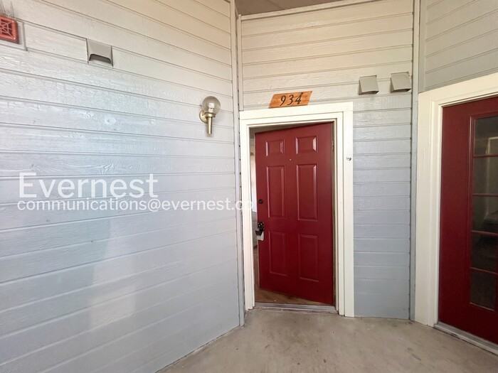 934 Acapulco Ct - Photo 2 of 18
