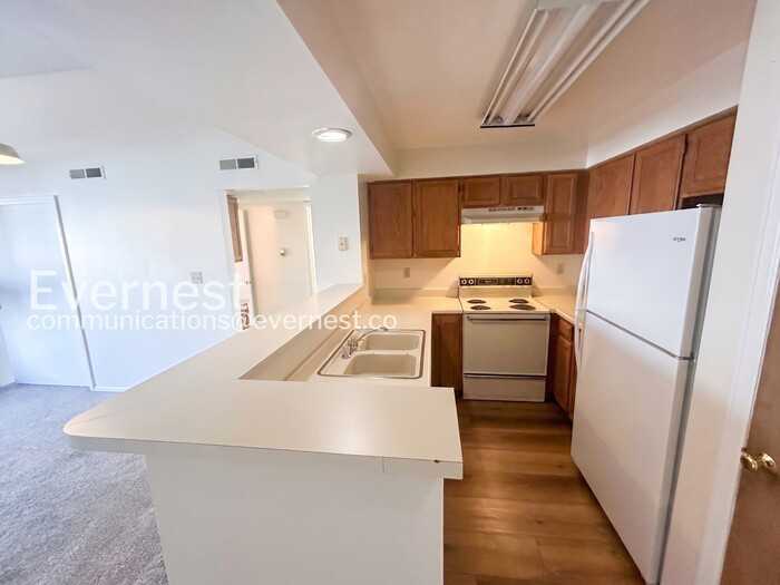 934 Acapulco Ct - Photo 3 of 18