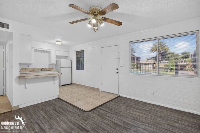 7150 N 27th Ave #2 - Photo 3 of 19