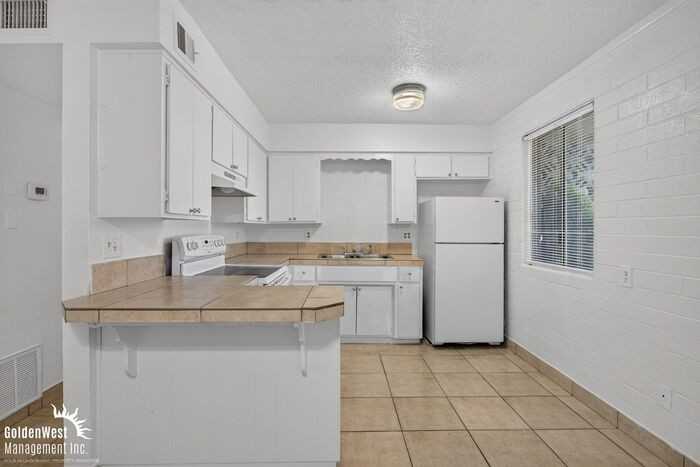 7150 N 27th Ave #2 - Photo 7 of 19