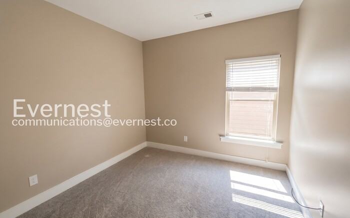 233 Union Station Dr - Photo 5 of 24