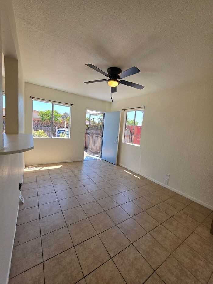 4236 Ingraham St - Photo 2 of 10