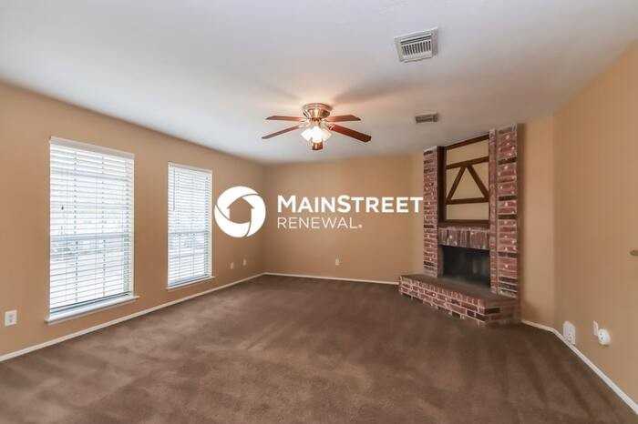 2910 Valley Rose Dr - Photo 2 of 15
