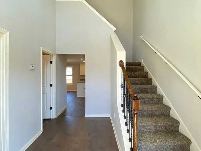 1945 Miller Lake Cir - Photo 4 of 46