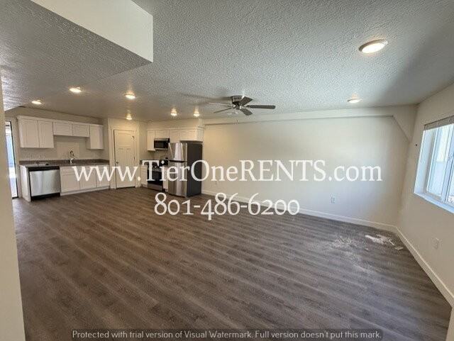 455 E 1025 S - Photo 2 of 17