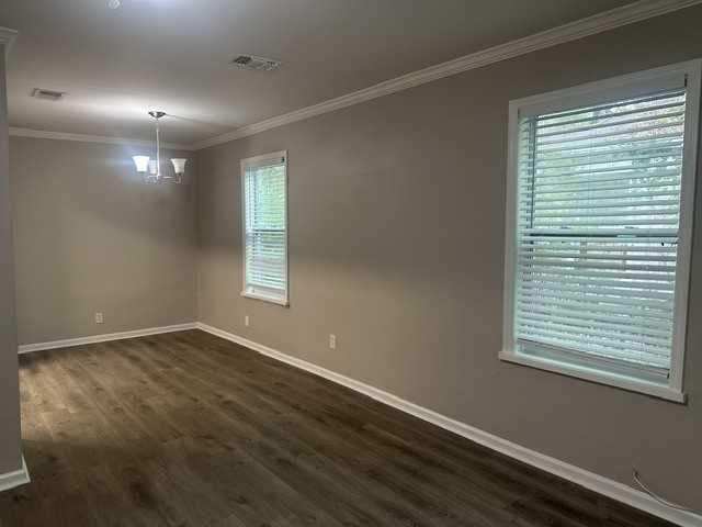 8032 Lexington Dr - Photo 3 of 17