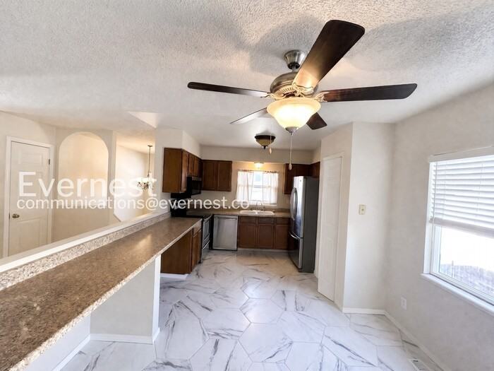 4260 Dye St - Photo 6 of 27