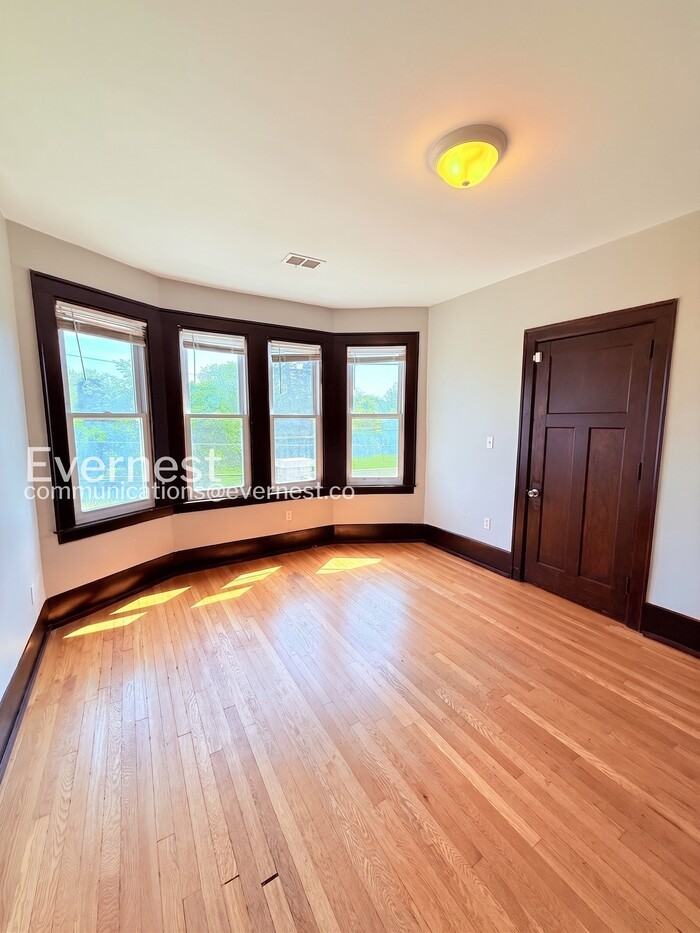 9429 Brush St #2B - Photo 5 of 21