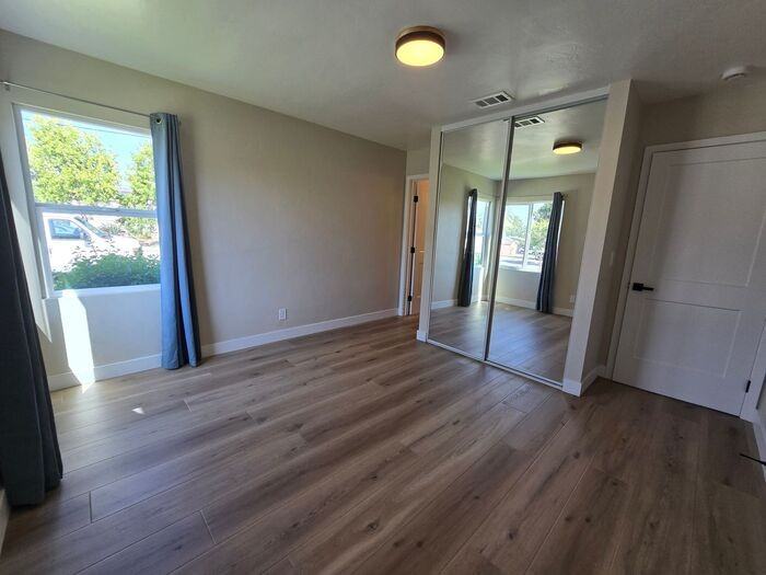 134 F St - Photo 4 of 35
