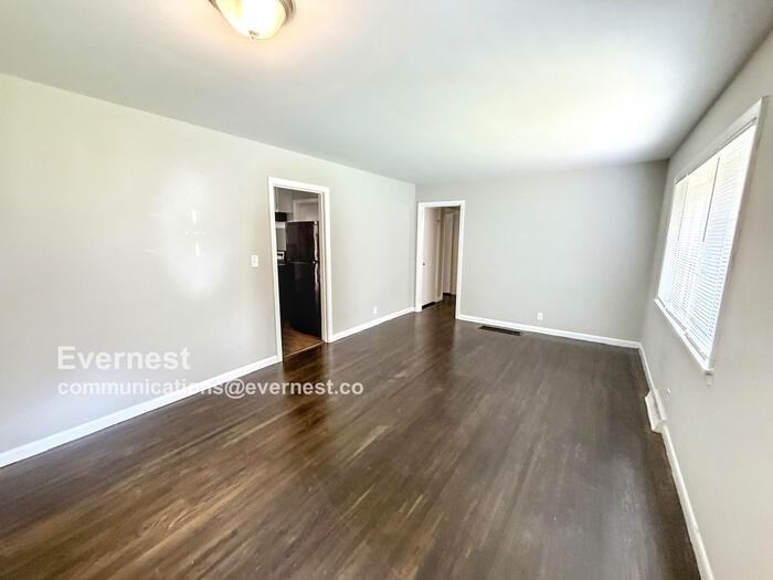 9825 Maple Ln - Photo 5 of 11