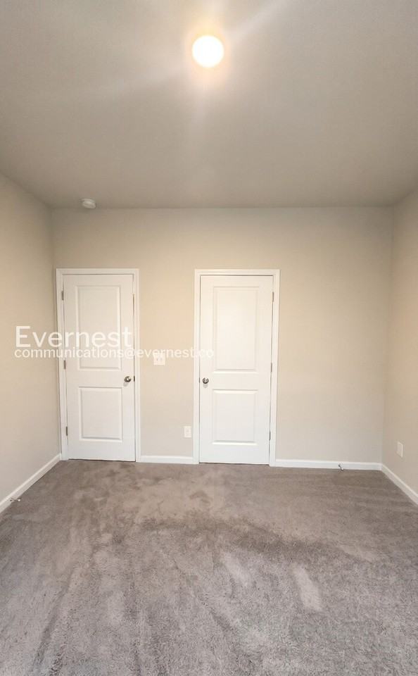 137 Culver St - Photo 5 of 31