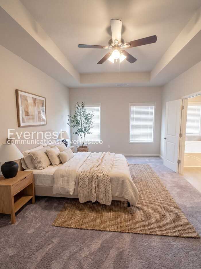 137 Culver St - Photo 7 of 31
