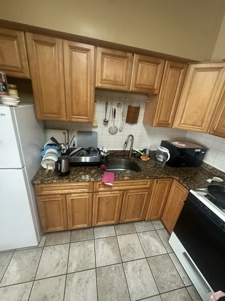9 Shepherd Ave #2 - Photo 3 of 32