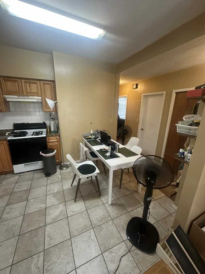 9 Shepherd Ave #2 - Photo 4 of 32