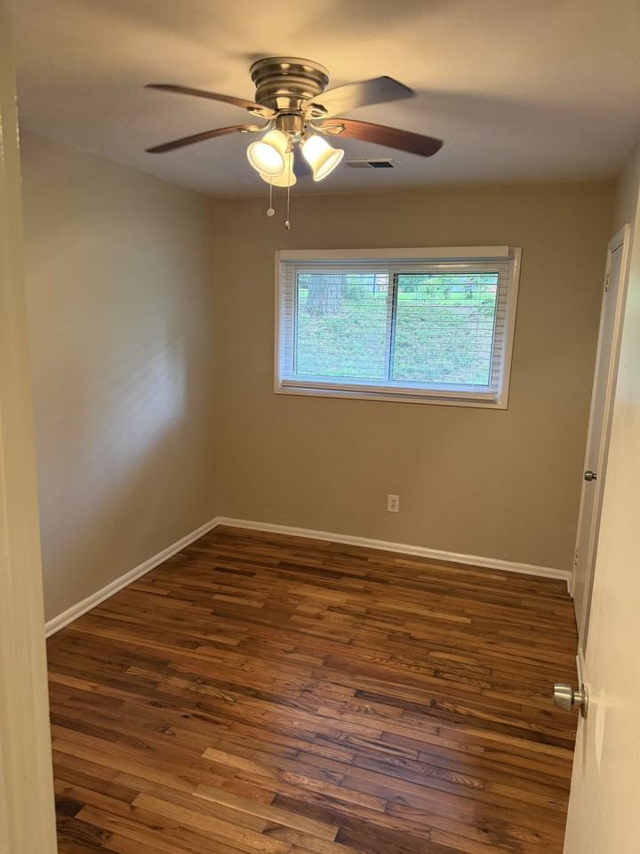1078 Palafox Dr Ne #NA - Photo 4 of 9