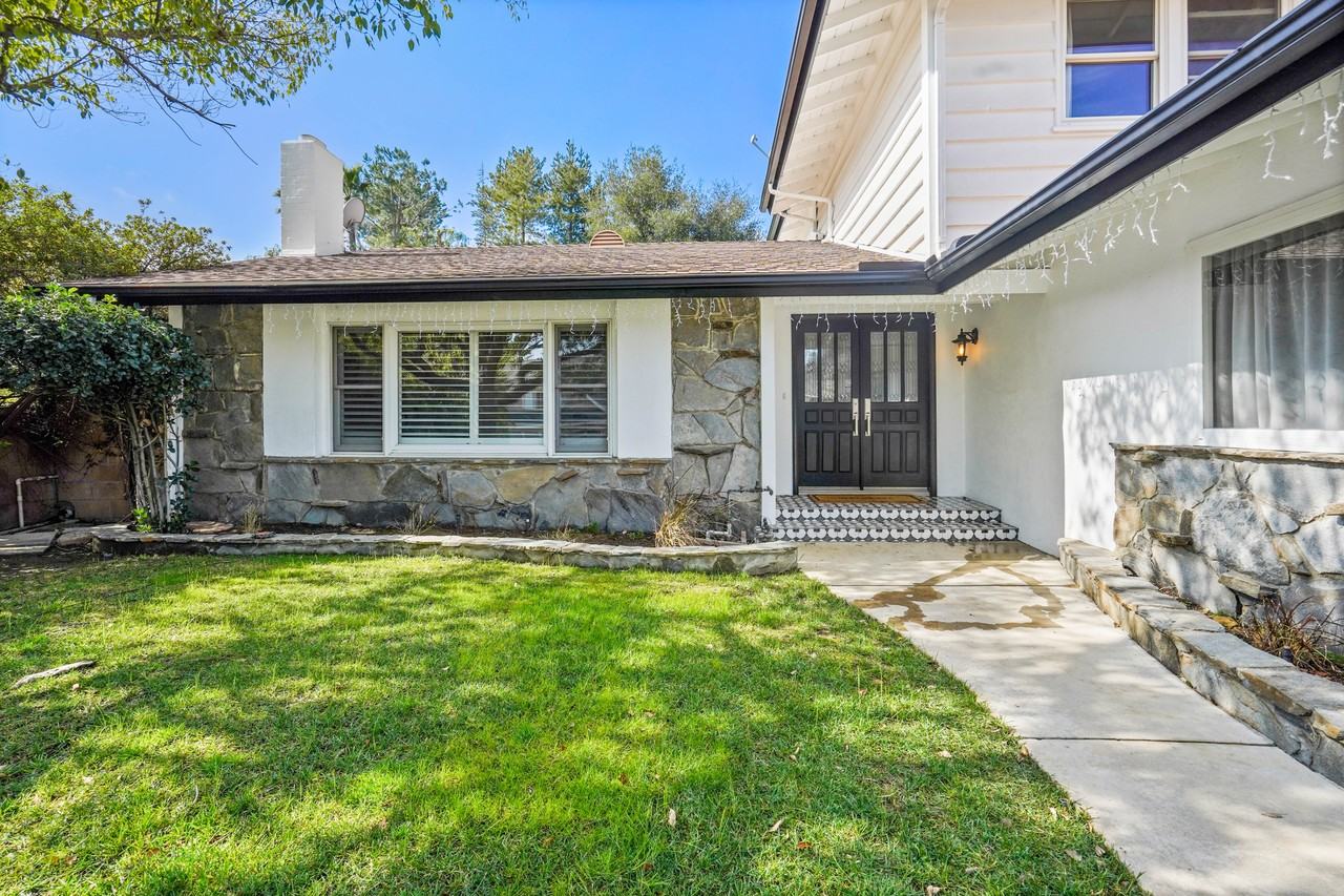 5025 Dantes View Dr #NA - Photo 2 of 31