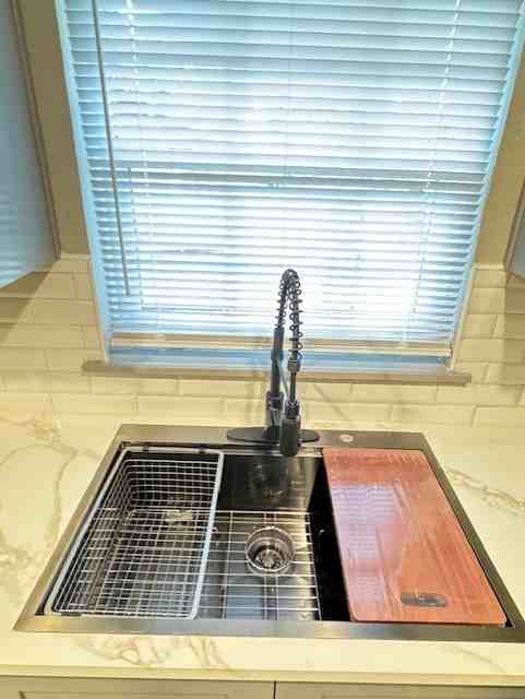 527 Saratoga Dr #NA - Photo 3 of 13