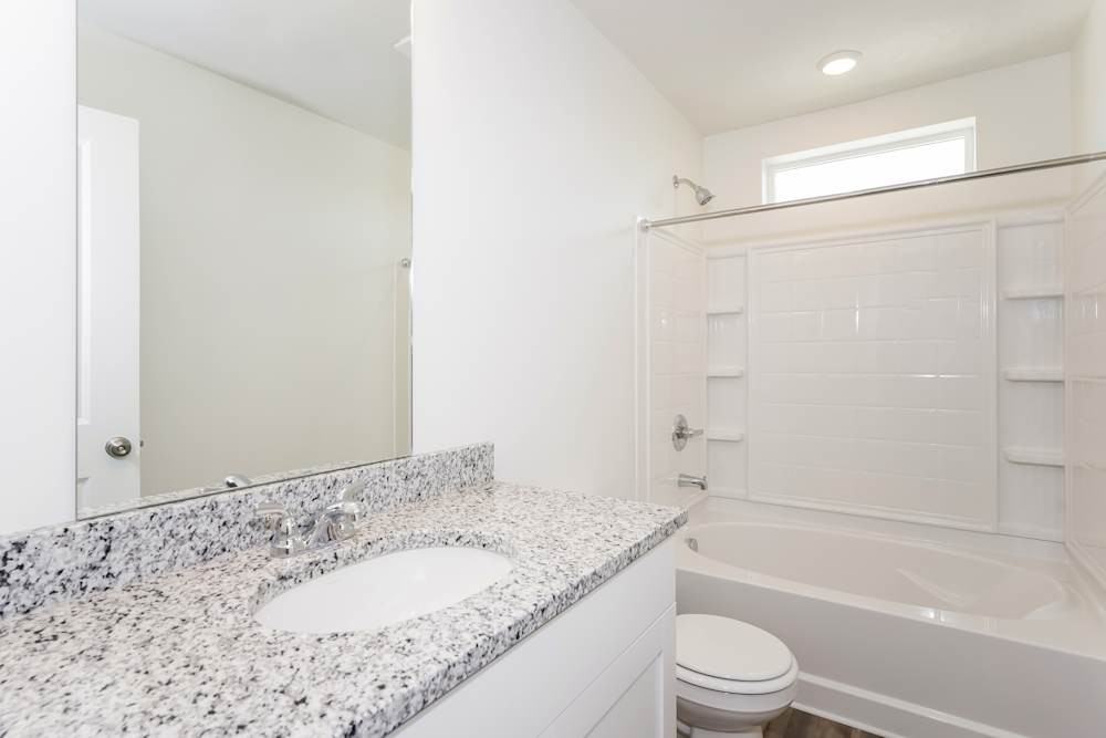 1327 W Barry Ave #NA - Photo 2 of 5