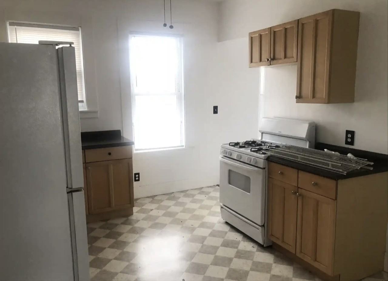 32 Lincoln St #2 - Photo 3 of 10