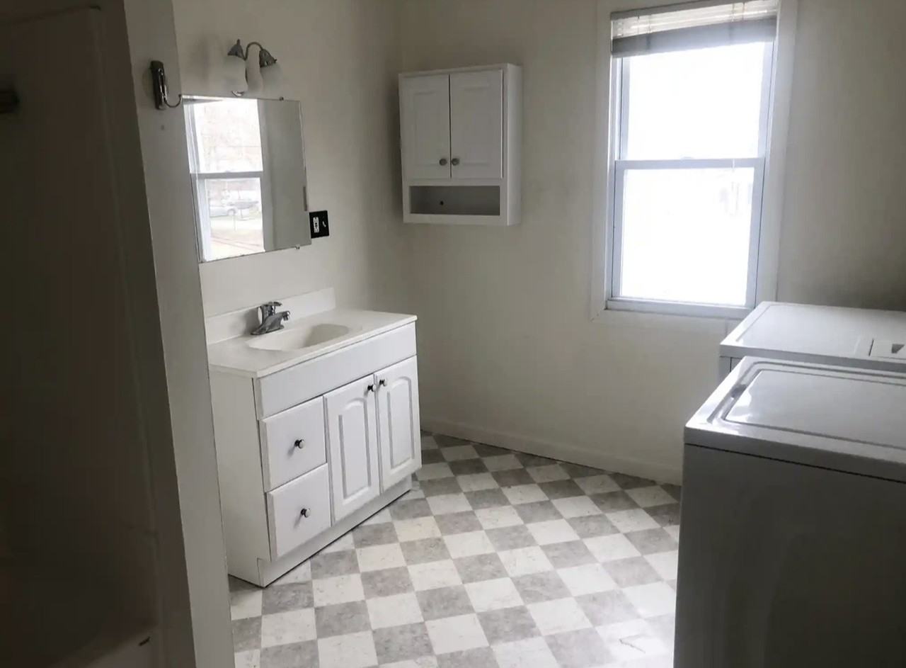 32 Lincoln St #2 - Photo 5 of 10