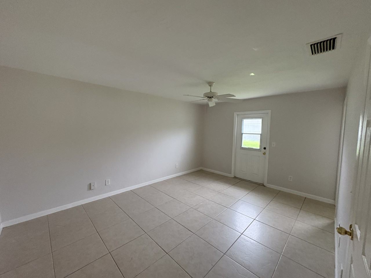 4520 Se 5th Pl #1 - Photo 4 of 13