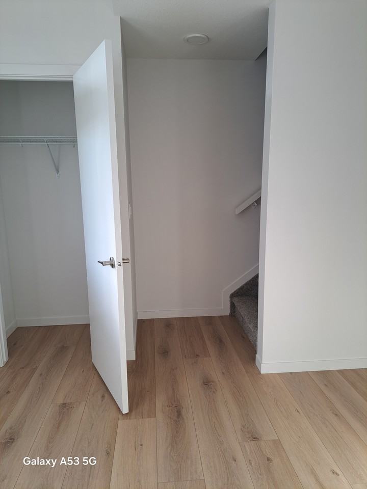 429 32 Street Southwest - Photo 2 of 33